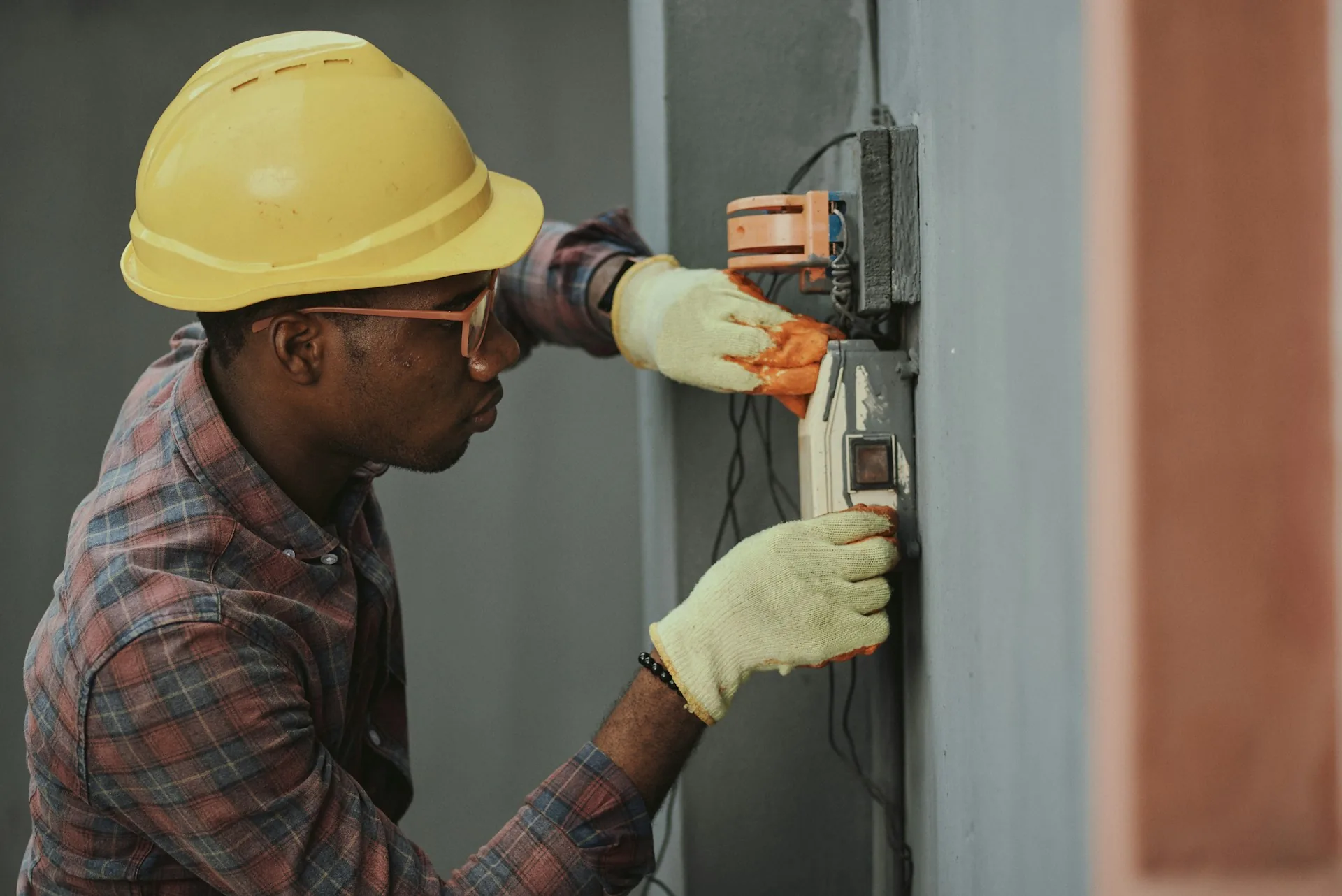 AC and MEP Maintenance Practices Dubai Hotels - Badri Marine Trading